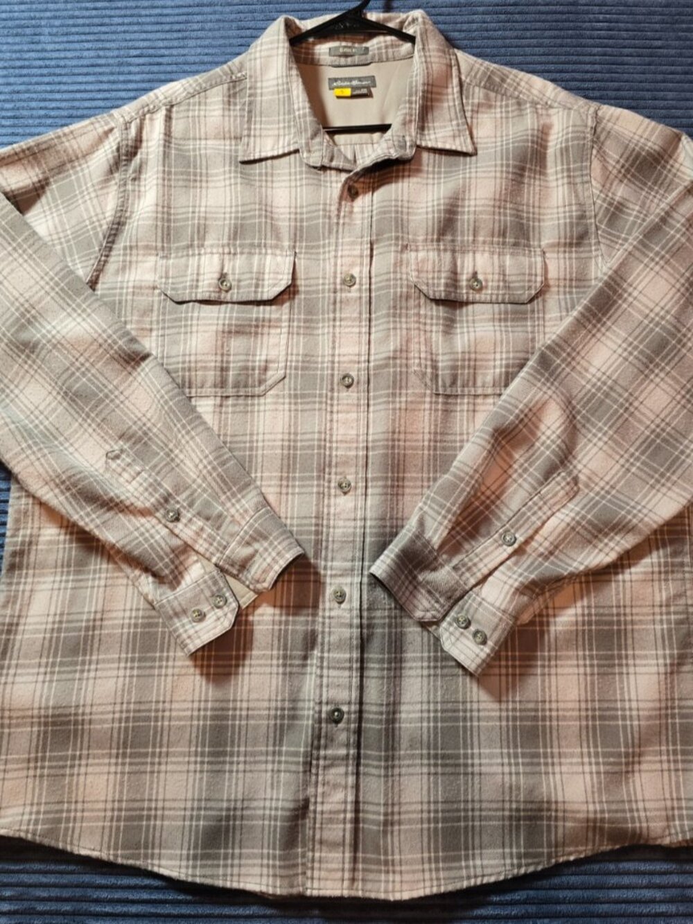 Eddie Bauer Men’s 2XL Classic Fit Plaid Button-Up Shirt – Gray Beige Outdoor